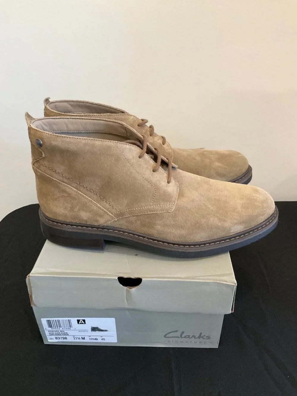 Clarks size 11.5 M Newford Mid Boots - Dark Sand Suede Men's